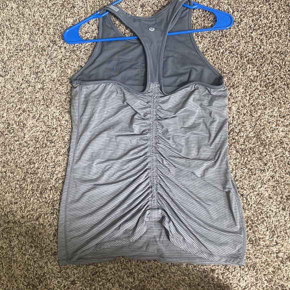 Lululemon tank - Picture 2 of 4